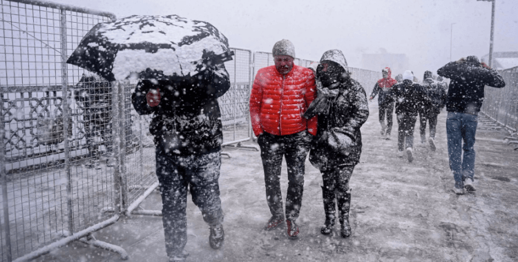İstanbul’a kar yağacak mı? AKOM'dan 5 ilçe için uyarı, meteoroloji uzmanı tahminini paylaştı