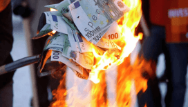 Almanya ekonomisi son 5 yılda krizler sebebiyle en az 1.1 trilyon dolar kaybetti