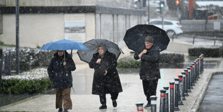 Hava 9 derece birden soğuyacak, kış geri geliyor: Hafta boyu yağmur ve kar etkili olacak