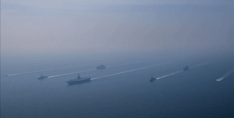 Körfez'de savaş alarmı! Bahreyn'de ABD'ye ait savaş gemileri denize açıldı