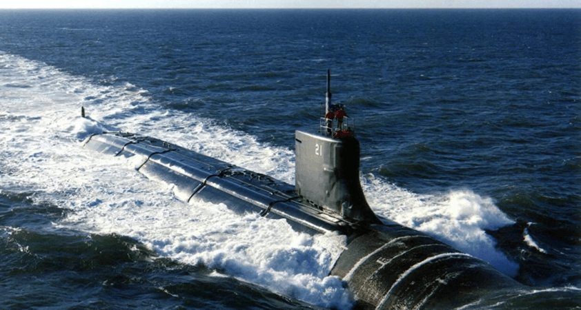 'Denizaltı saldırısı' sonrası İran savaş gemisi battı: 101 kayıp, 78 yaralı