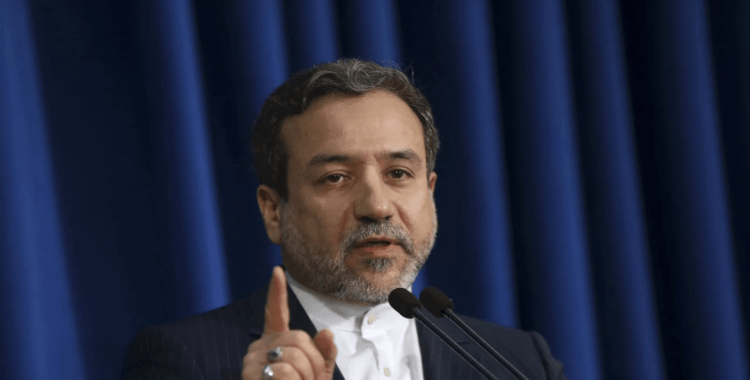 Arakçi: ABD, uluslararası sularda İran gemisini batırdığına pişman olacak