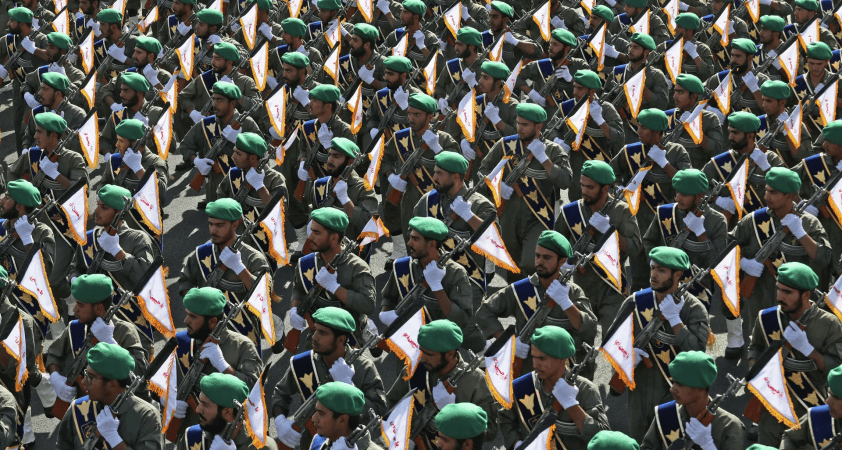 İran Devrim Muhafızları Ordusu: İsrail ABD büyükelçiliklerini kovan ülkeler Hürmüz Boğazı'ndan geçebilir