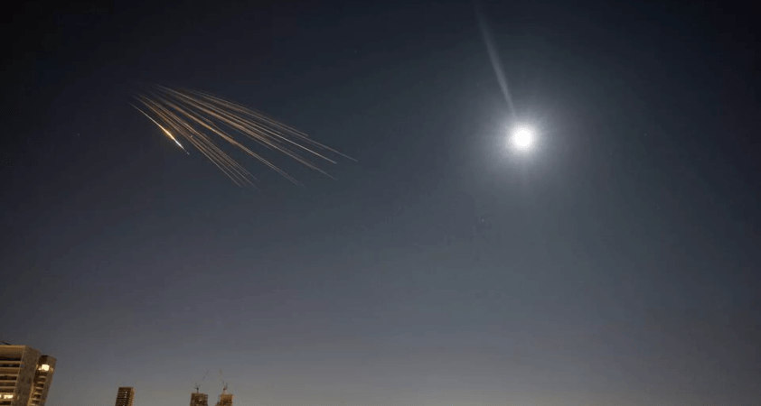 İsviçreli eski istihbarat subayı: İran füzeleri İsrail'deki hedefleri nispeten kolay vuruyor