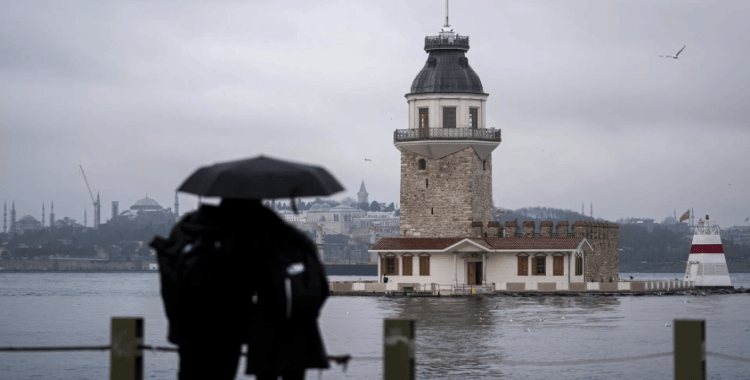 İstanbul'a üç günlük bahar havası: Çarşambaya kadar sıcaklık artıyor sonra ani düşüşe dikkat